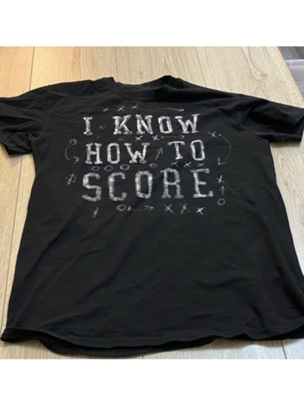 Gildan Black Short Sleeve Tee with White Graphic "I Know How to Score" shirt top